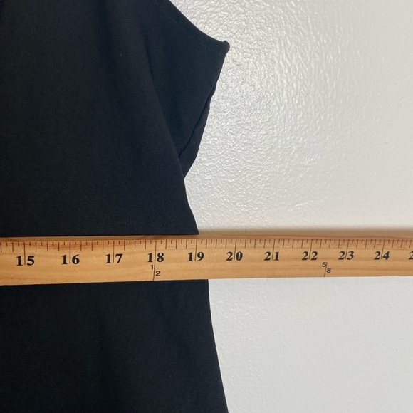 Torrid Women's Top Size 1X Babydoll V-Neck Color Black Stretch Sleeveless - Picture 4 of 8